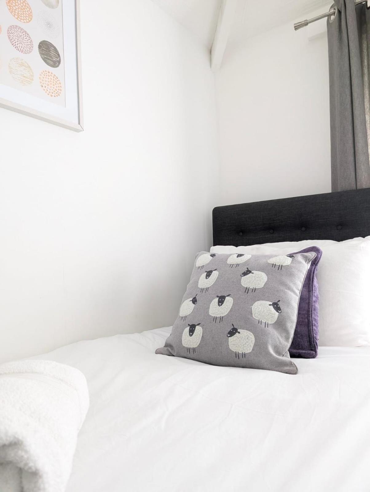 3Br-St Johns Hse-Free Parking-Workers-Kitchen-Wifi-Dog Friendly Apartment Doncaster Bagian luar foto