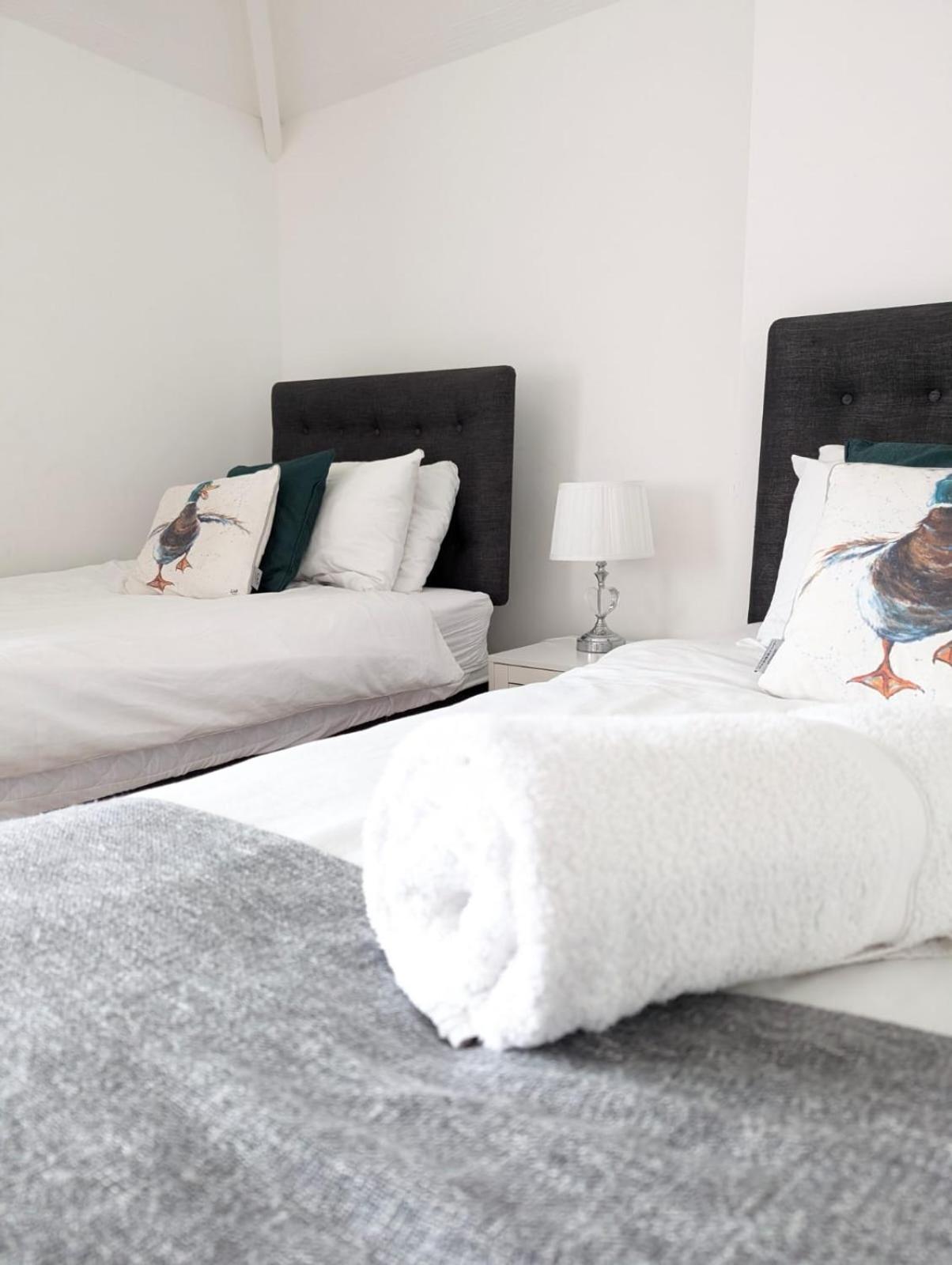 3Br-St Johns Hse-Free Parking-Workers-Kitchen-Wifi-Dog Friendly Apartment Doncaster Bagian luar foto