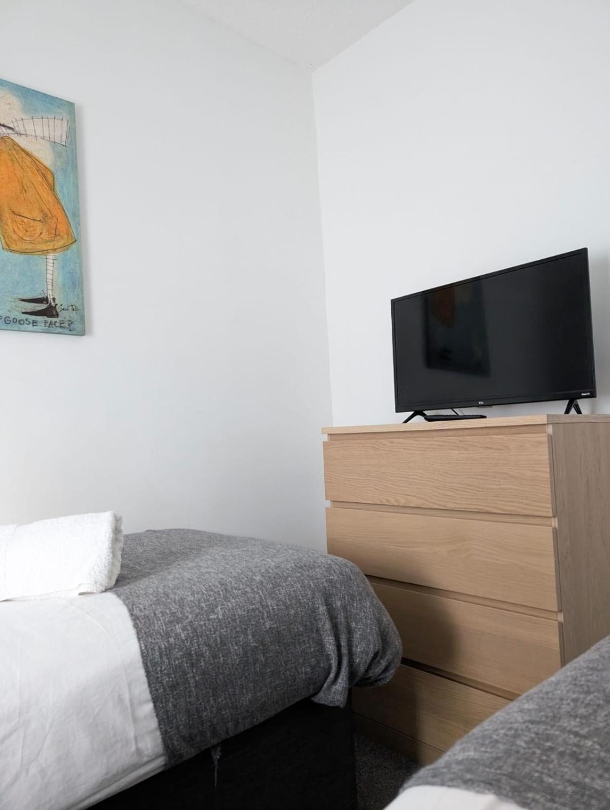 3Br-St Johns Hse-Free Parking-Workers-Kitchen-Wifi-Dog Friendly Apartment Doncaster Bagian luar foto