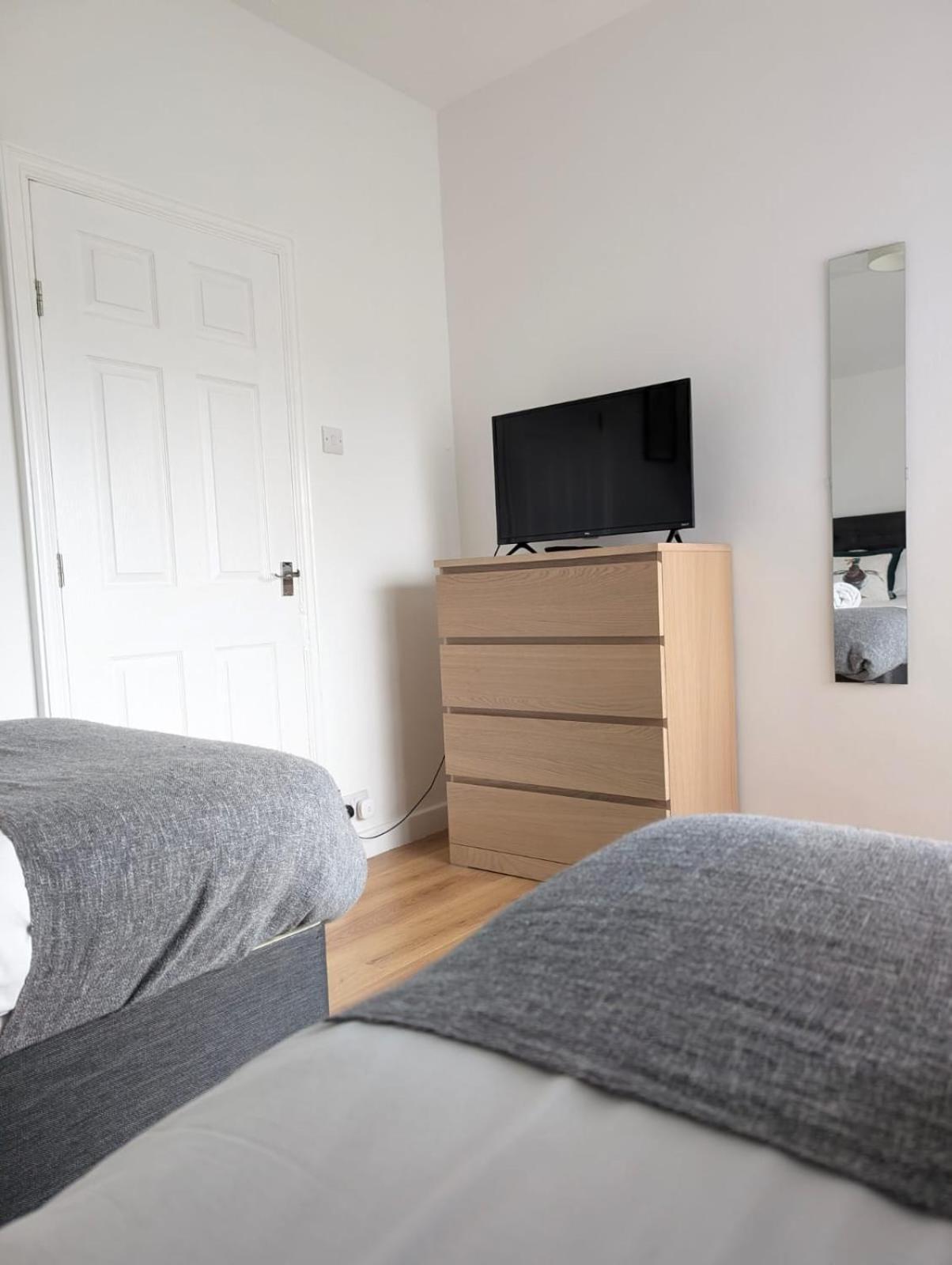 3Br-St Johns Hse-Free Parking-Workers-Kitchen-Wifi-Dog Friendly Apartment Doncaster Bagian luar foto
