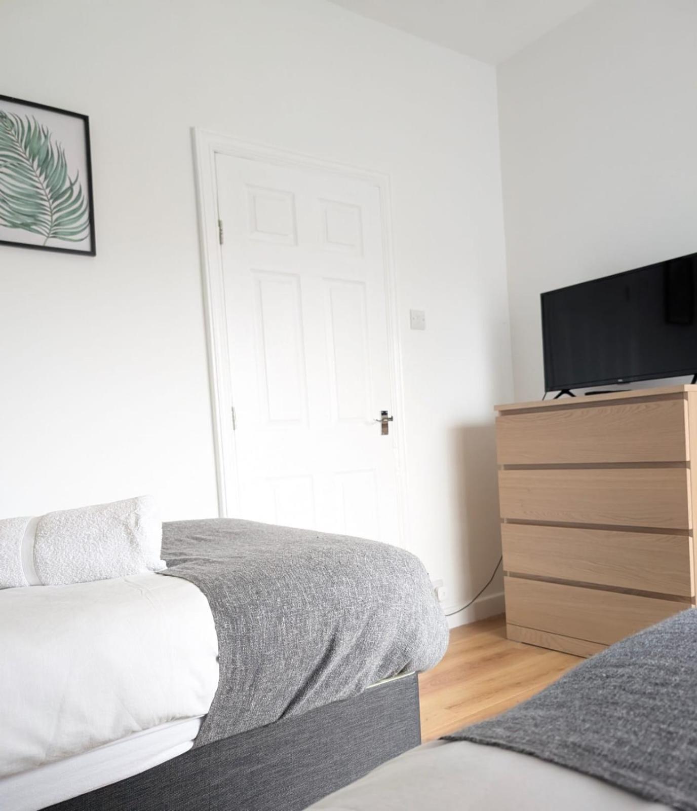 3Br-St Johns Hse-Free Parking-Workers-Kitchen-Wifi-Dog Friendly Apartment Doncaster Bagian luar foto